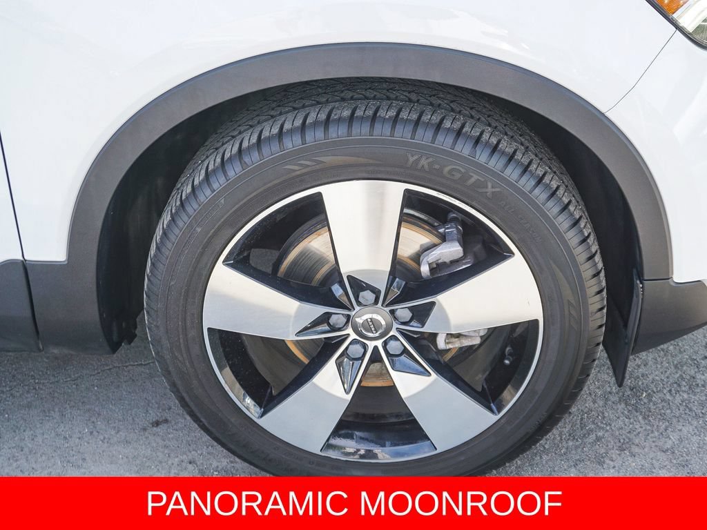 Used 2020 Volvo XC40 T5 Momentum AWD/4WD image 9