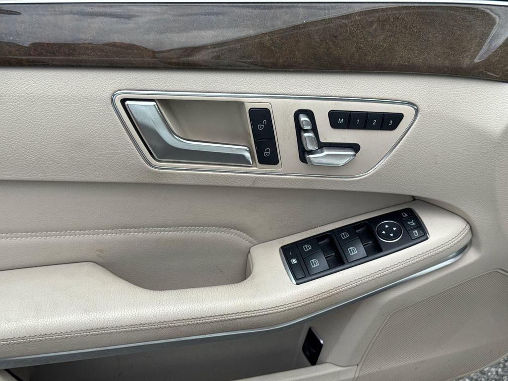 Used 2016 Mercedes-Benz E 350 4MATIC Sedan image 12