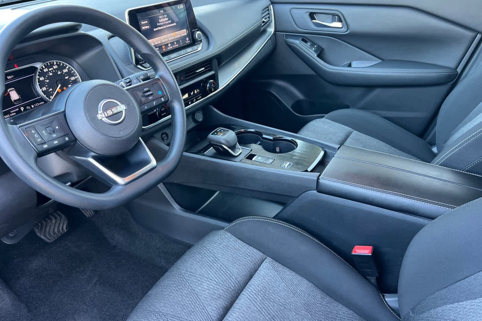 Used 2024 Nissan Rogue SV image 12
