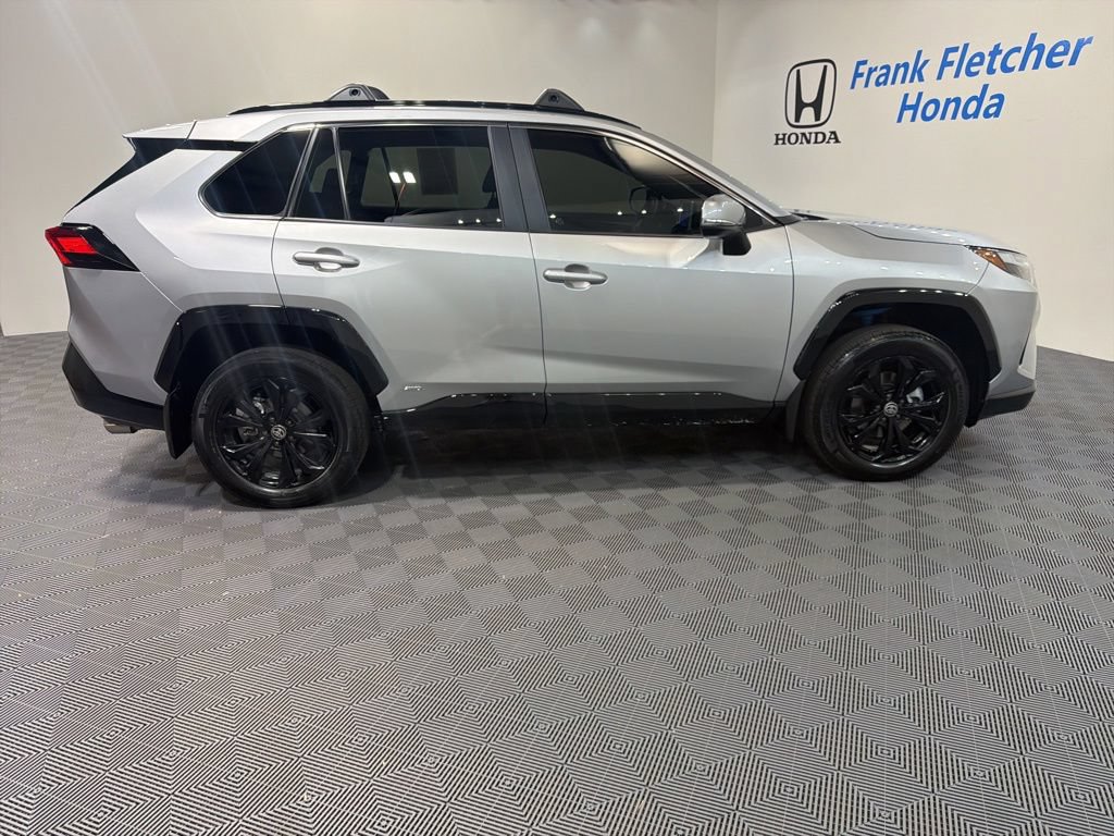 Used 2024 Toyota RAV4 SE w/ Convenience Package AWD/4WD image 6