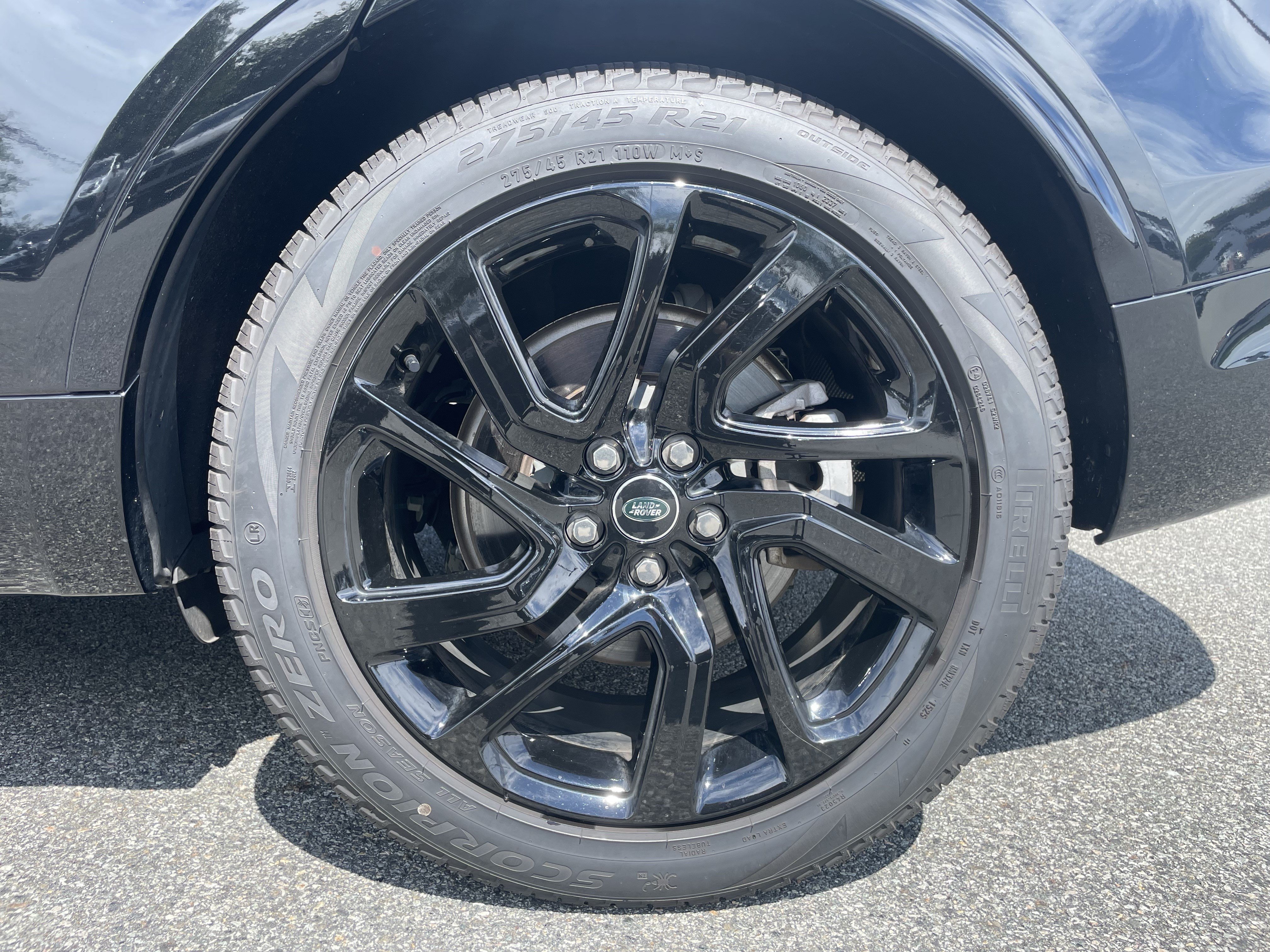 Certified 2025 Land Rover Discovery Dynamic SE AWD/4WD image 10