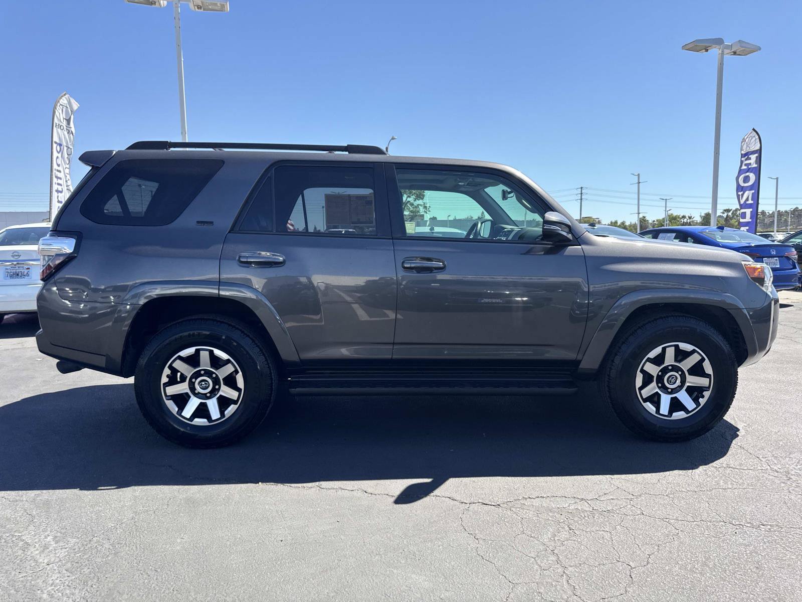 Used 2018 Toyota 4Runner SR5 Premium w/ Convenience Package RWD image 6