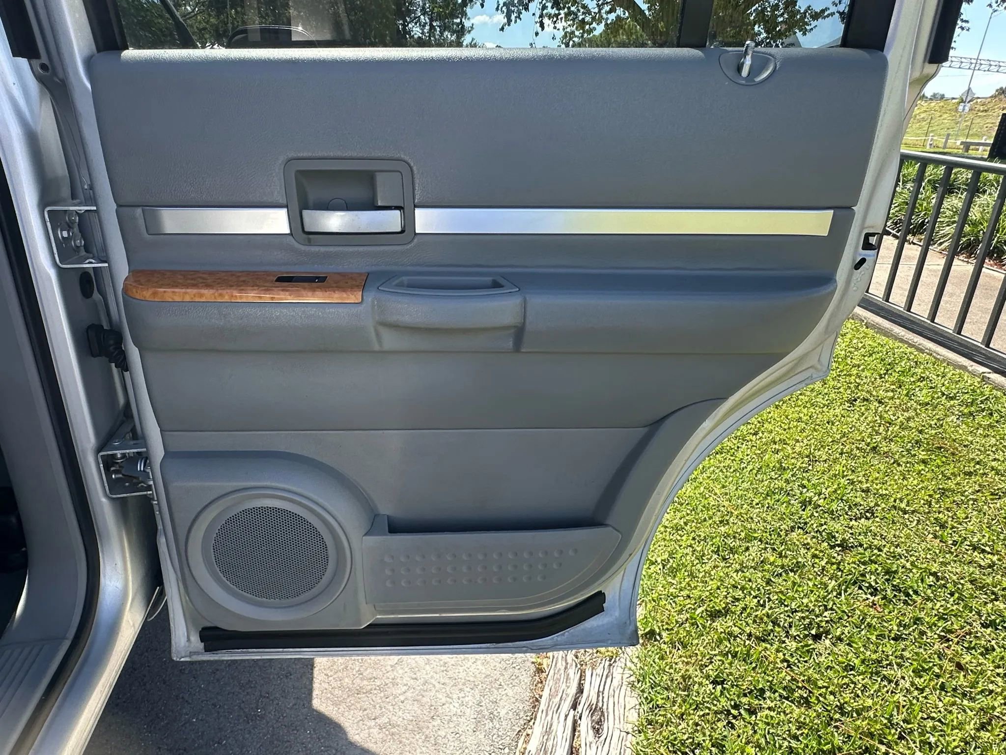 Used 2007 Chrysler Aspen Limited w/ PWR Convenience Group image 16