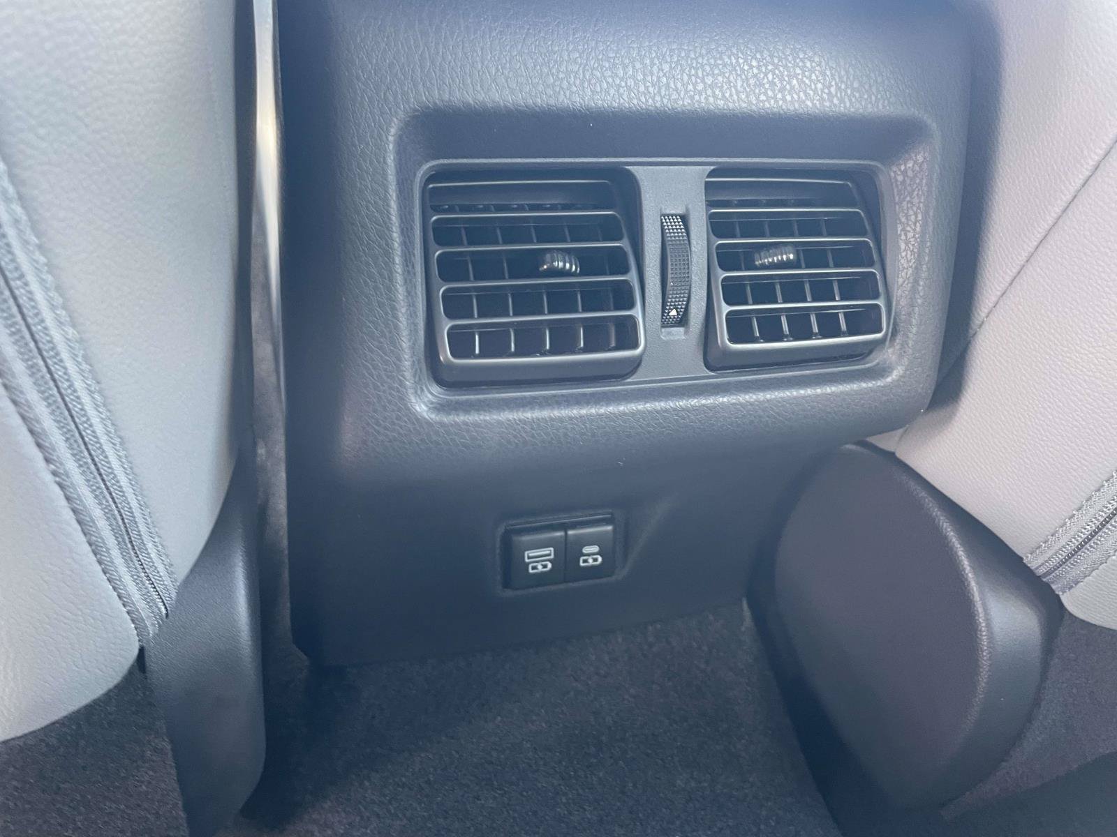 Used 2026 Toyota Camry SE w/ Multimedia Upgrade Package FWD image 11
