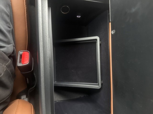 Used 2025 Toyota Crown Signia image 28