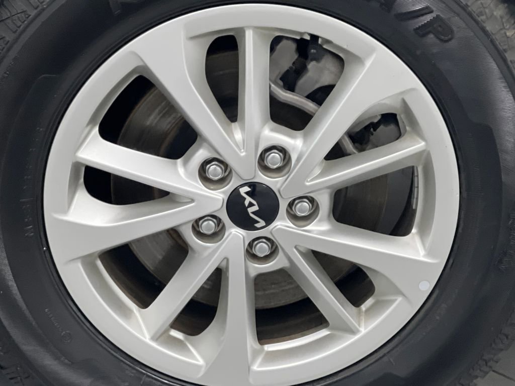 Used 2024 Kia Carnival LX image 68