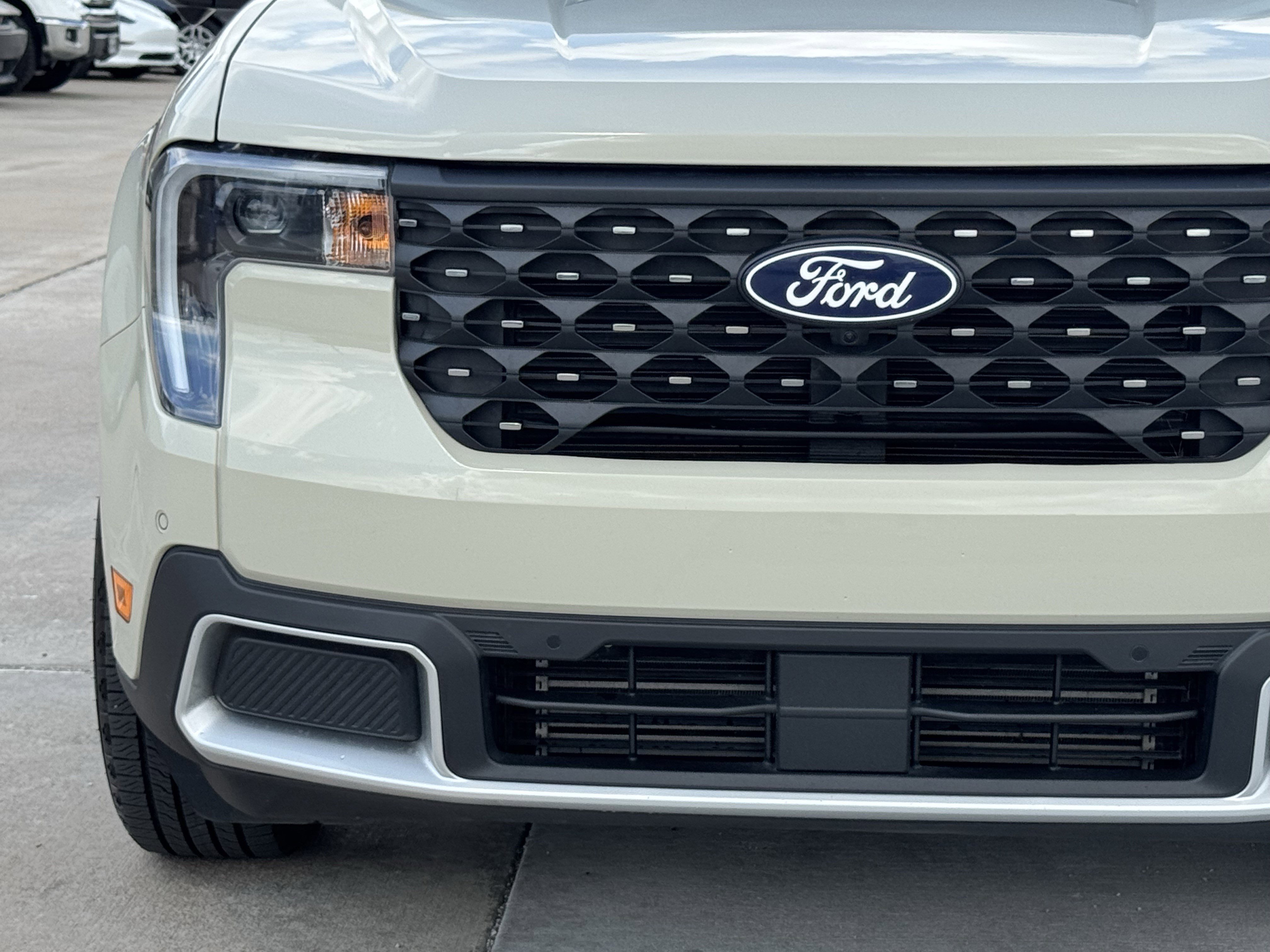 Used 2025 Ford Maverick Lariat image 6