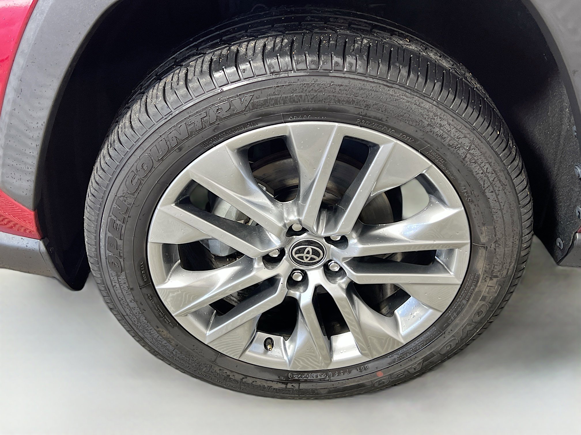 Used 2023 Toyota RAV4 XLE Premium image 14