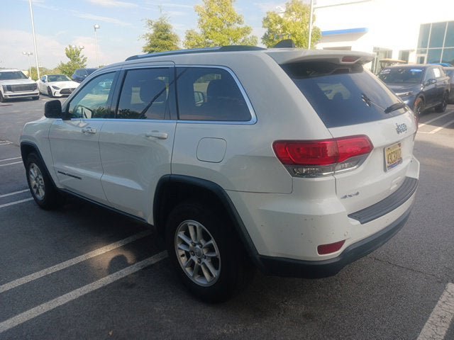 Used 2018 Jeep Grand Cherokee Laredo AWD/4WD image 3