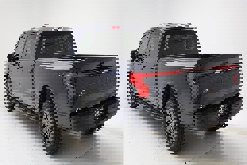 Used 2023 Ford F150 Lightning Lariat image 7