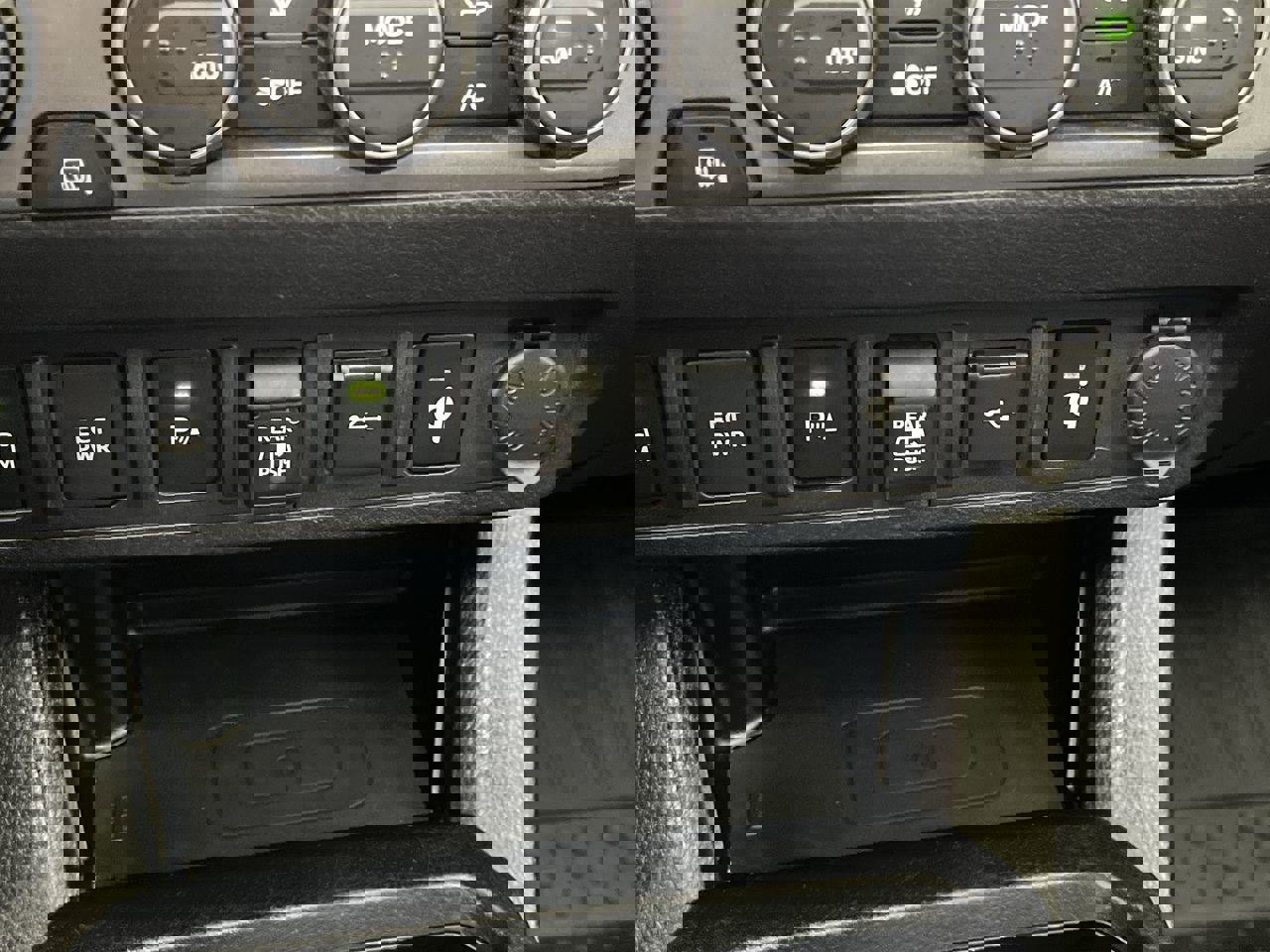 Used 2020 Toyota Tacoma TRD Sport w/ TRD Premium Sport Package image 23