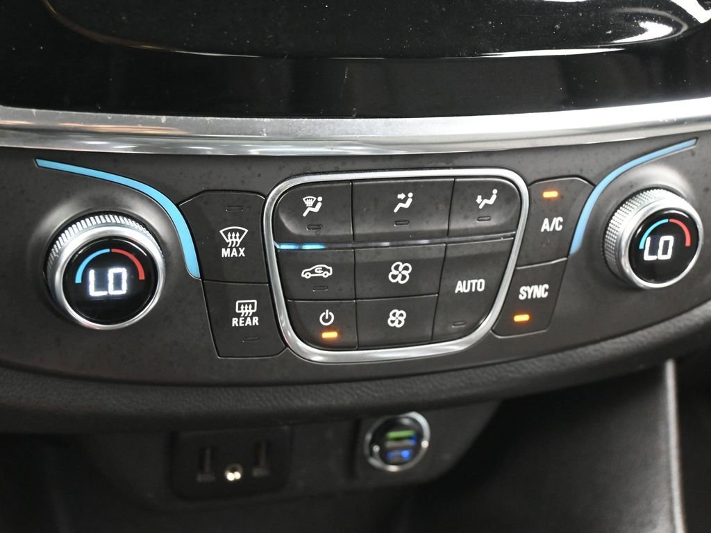 Used 2020 Chevrolet Traverse LS image 18