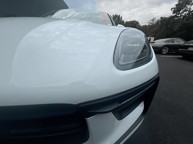 Certified 2023 Porsche Macan S AWD/4WD image 33