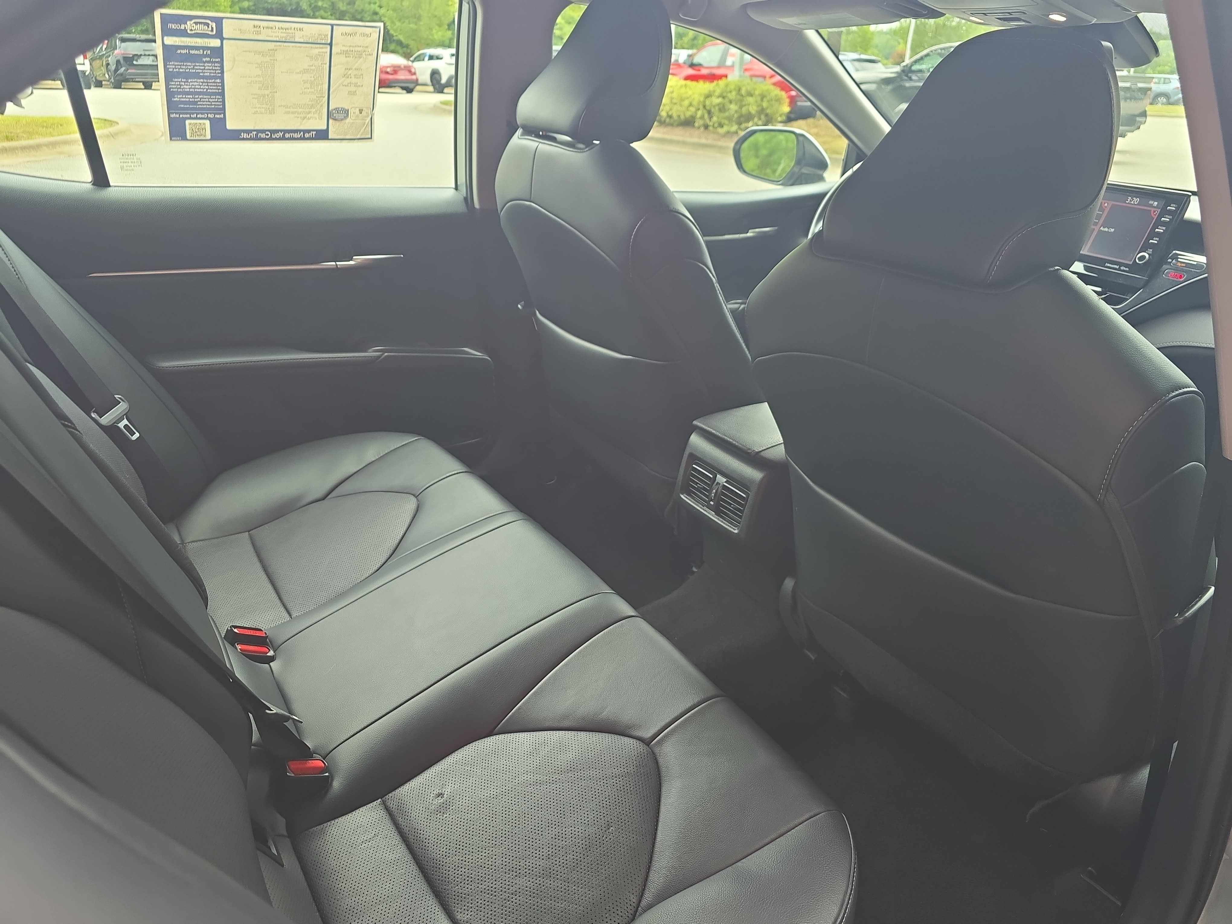 Used 2023 Toyota Camry XSE FWD image 11
