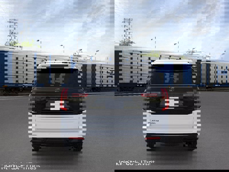 New 2025 Ford Expedition Platinum image 5