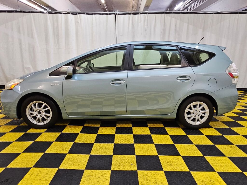 Used 2014 Toyota Prius V Three image 6