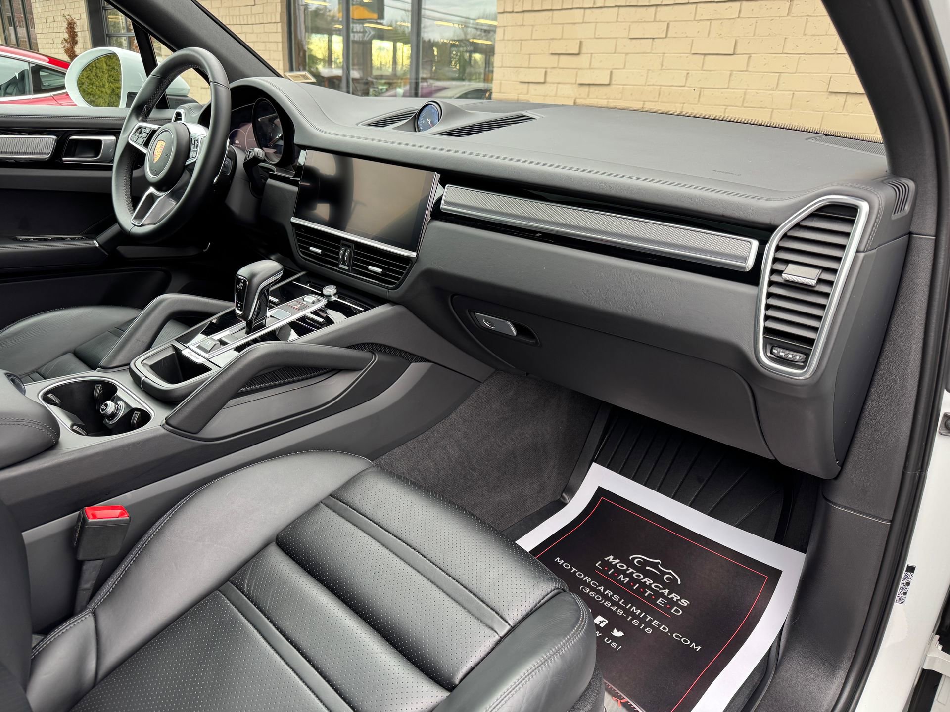 Used 2023 Porsche Cayenne Platinum Edition AWD/4WD image 32
