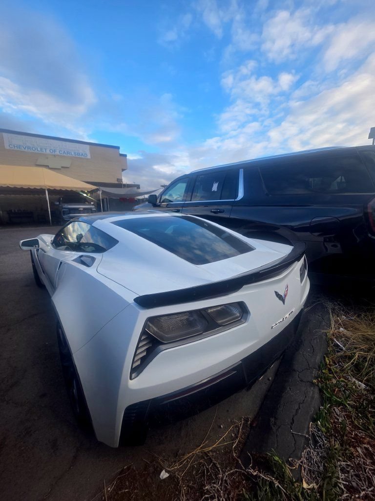 Used 2016 Chevrolet Corvette Z06 w/ 3LZ Preferred Equipment Group RWD image 3