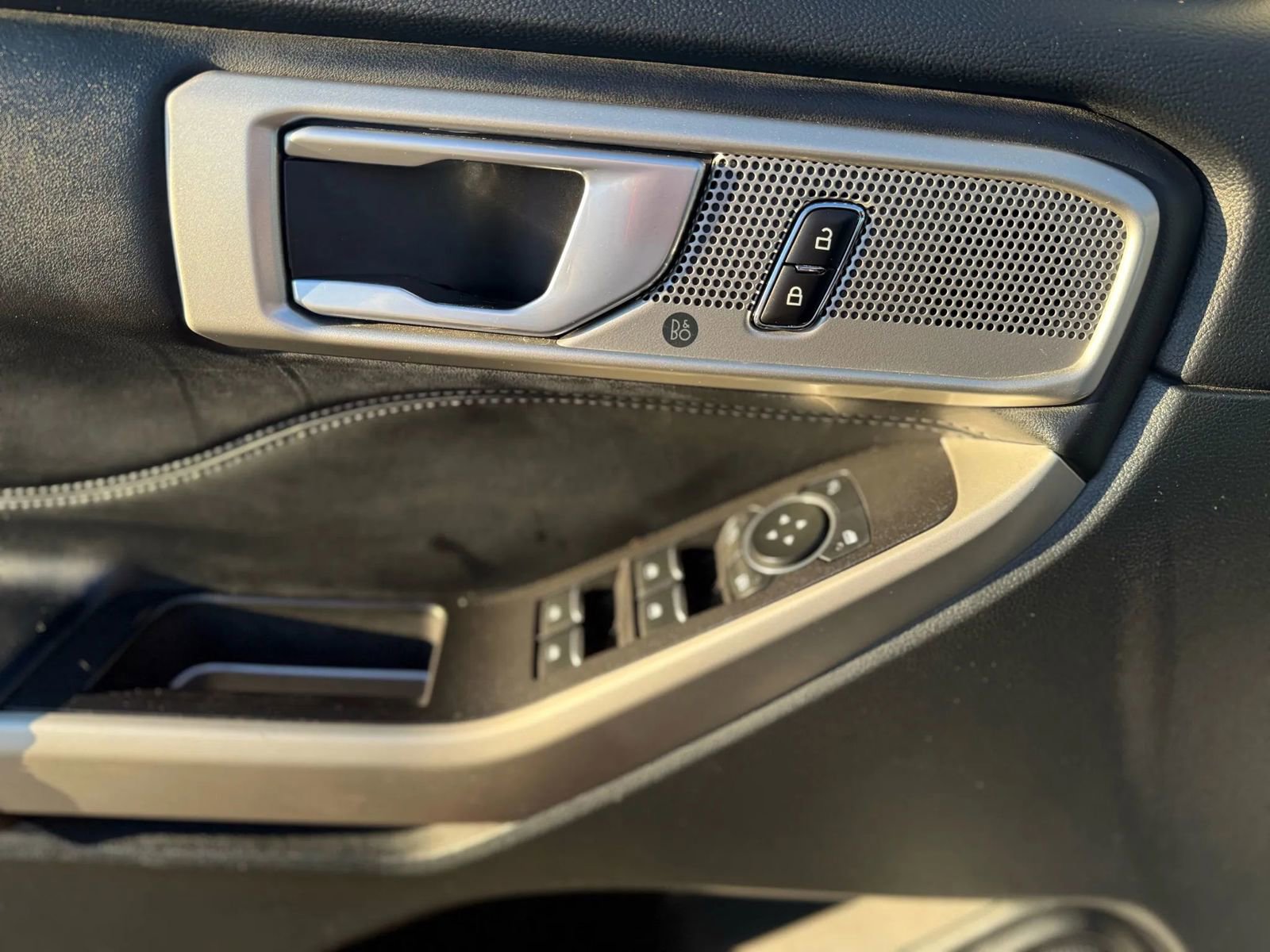 Used 2023 Ford Explorer Limited image 29