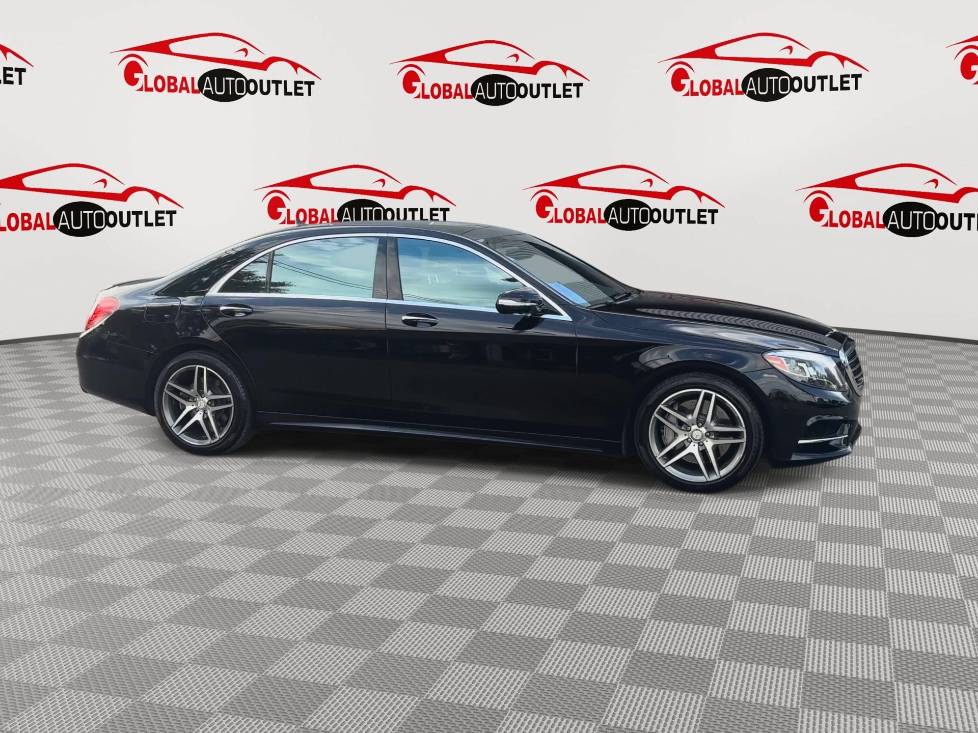 Used 2015 Mercedes-Benz S 550 4MATIC Sedan w/ Sport Package image 9