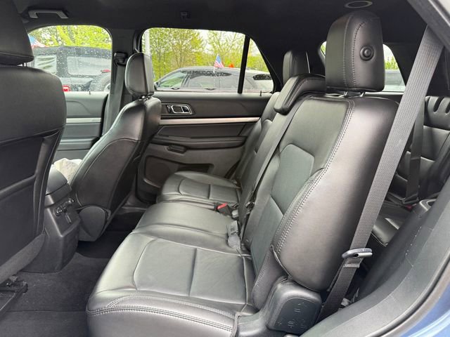 Certified 2018 Ford Explorer XLT w/ Equipment Group 202A FWD image 9