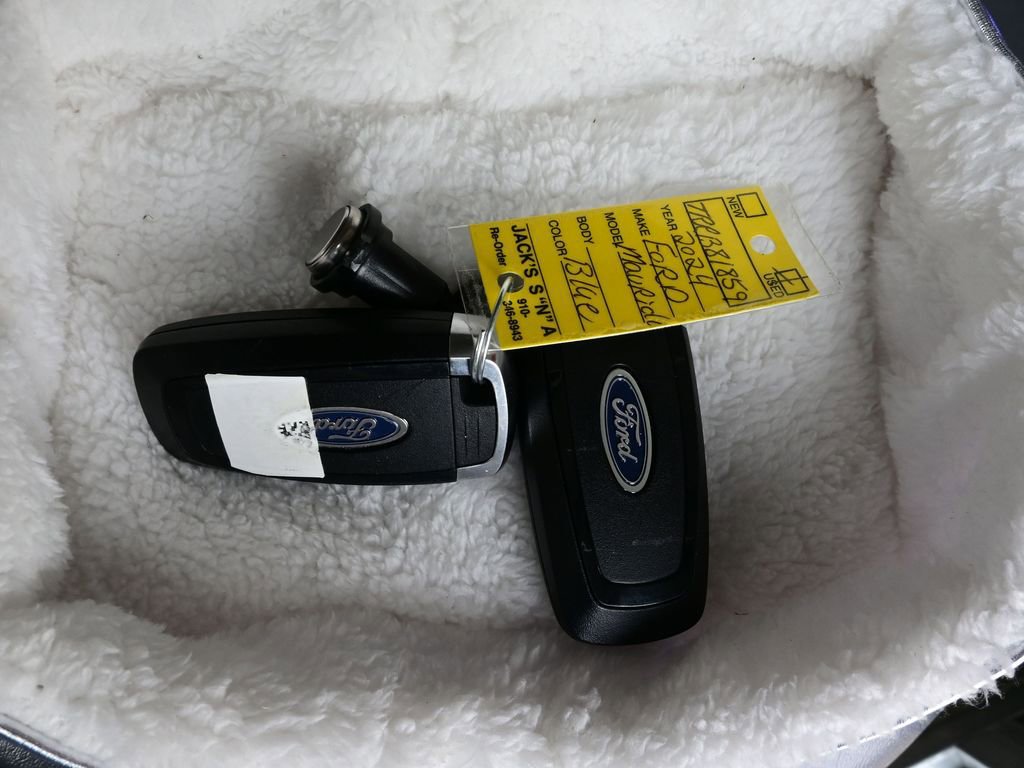 Used 2024 Ford Maverick Lariat w/ Black Appearance Package image 18