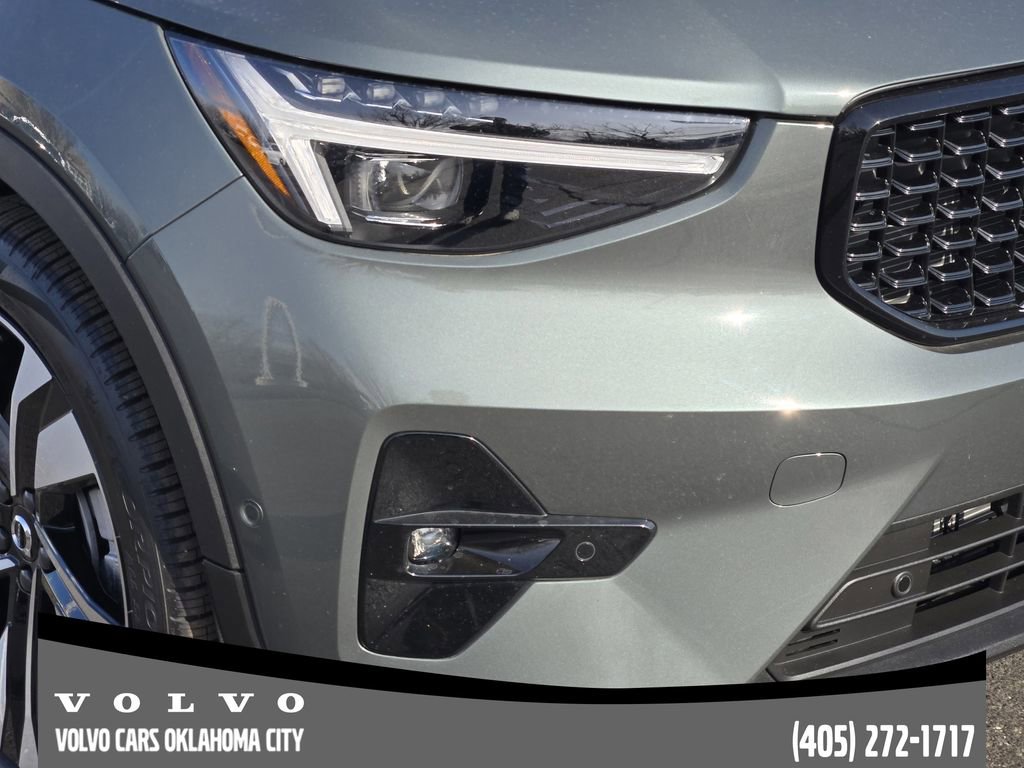 Certified 2026 Volvo XC40 B5 Plus w/ Climate Package image 7