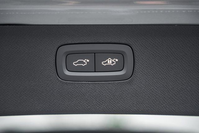 New 2026 Volvo XC90 B6 Plus w/ Protection Package Premier image 10