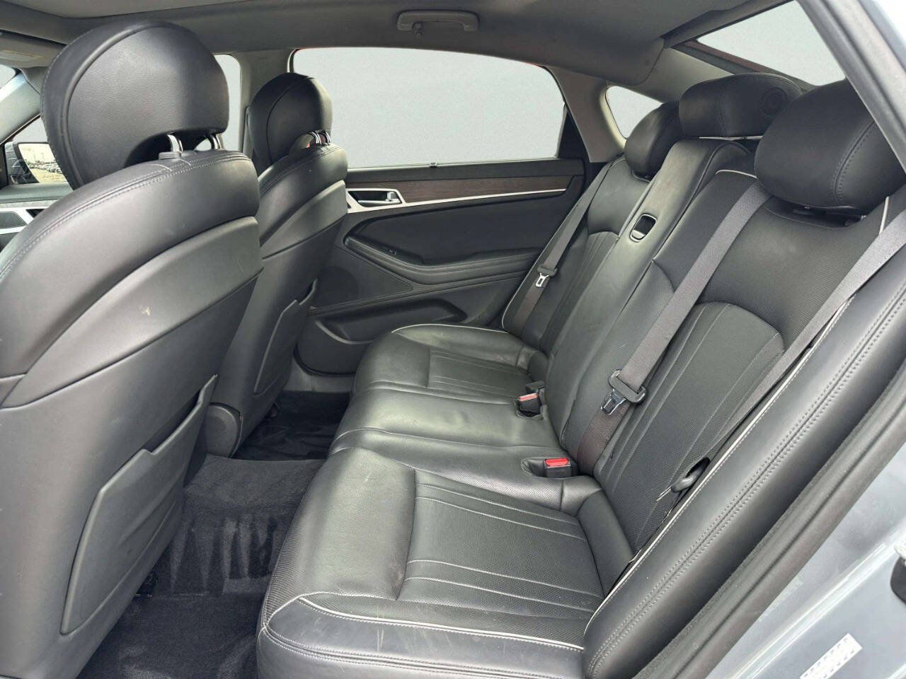 Used 2015 Hyundai Genesis 5.0 RWD image 11