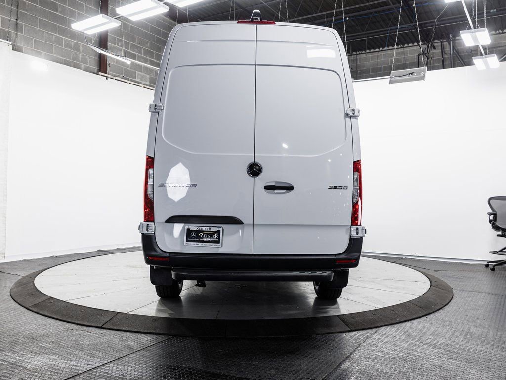 Used 2025 Mercedes-Benz Sprinter 2500 image 19