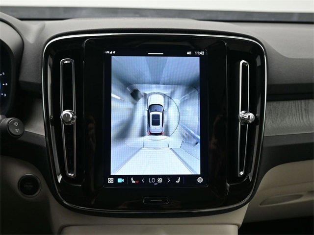 Used 2024 Volvo XC40 B5 Ultimate w/ Protection Package Premier image 20
