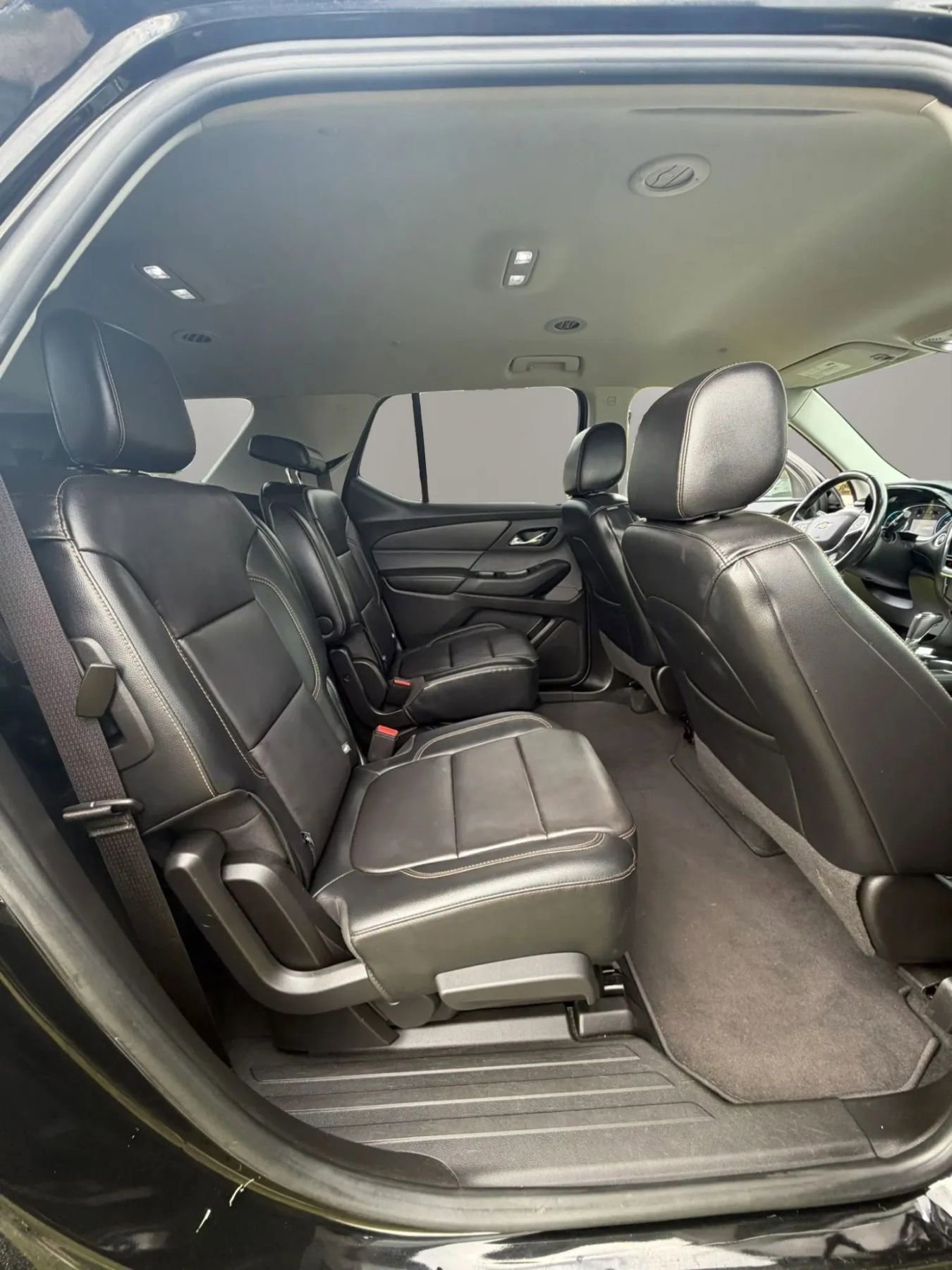 Used 2018 Chevrolet Traverse LT image 12