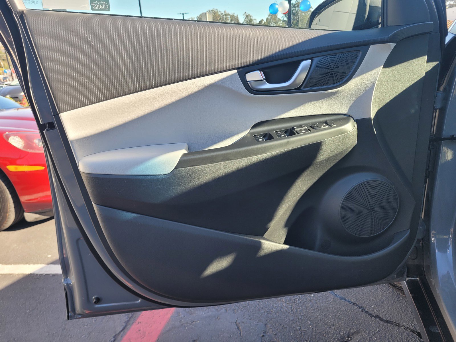 Used 2022 Hyundai Kona SEL w/ Convenience Package image 17