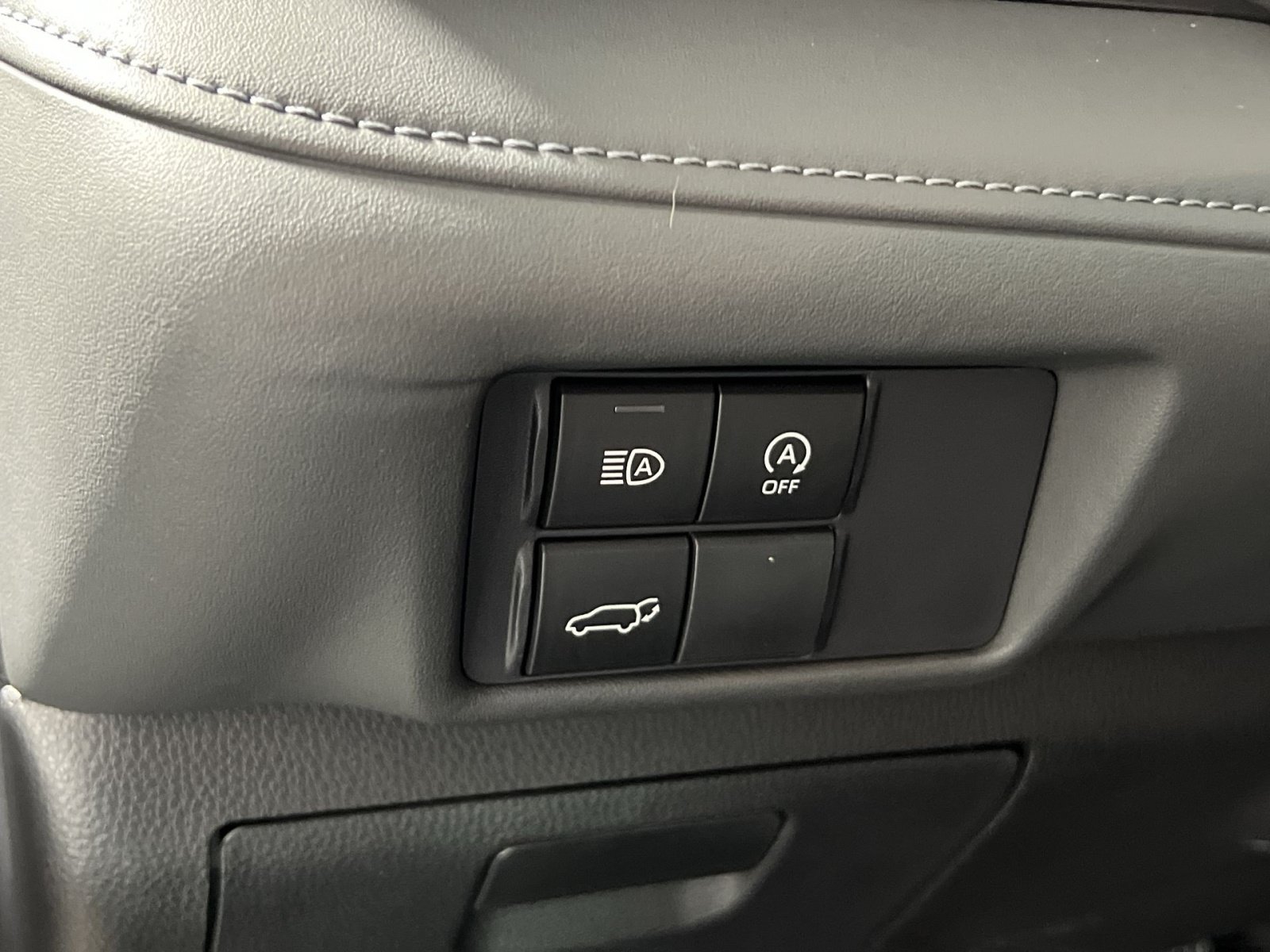 Used 2024 Toyota Highlander XLE AWD/4WD image 31