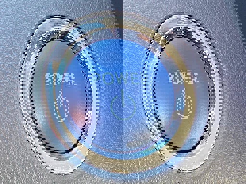 Used 2020 Toyota Camry XLE image 19