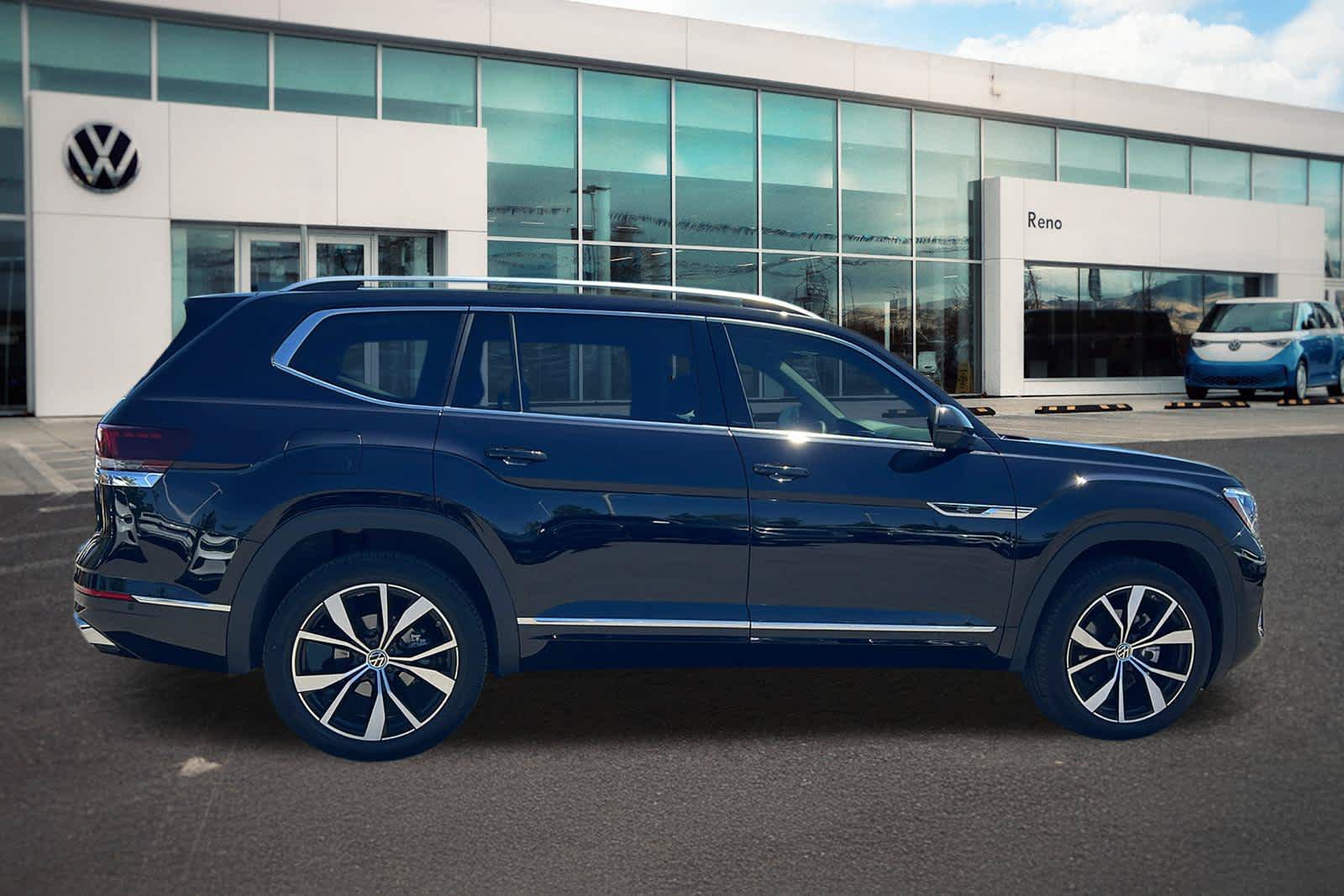 Certified 2025 Volkswagen Atlas SEL Premium R-Line AWD/4WD image 4