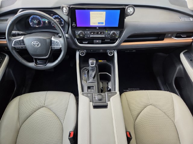 Certified 2025 Toyota Grand Highlander FWD image 23