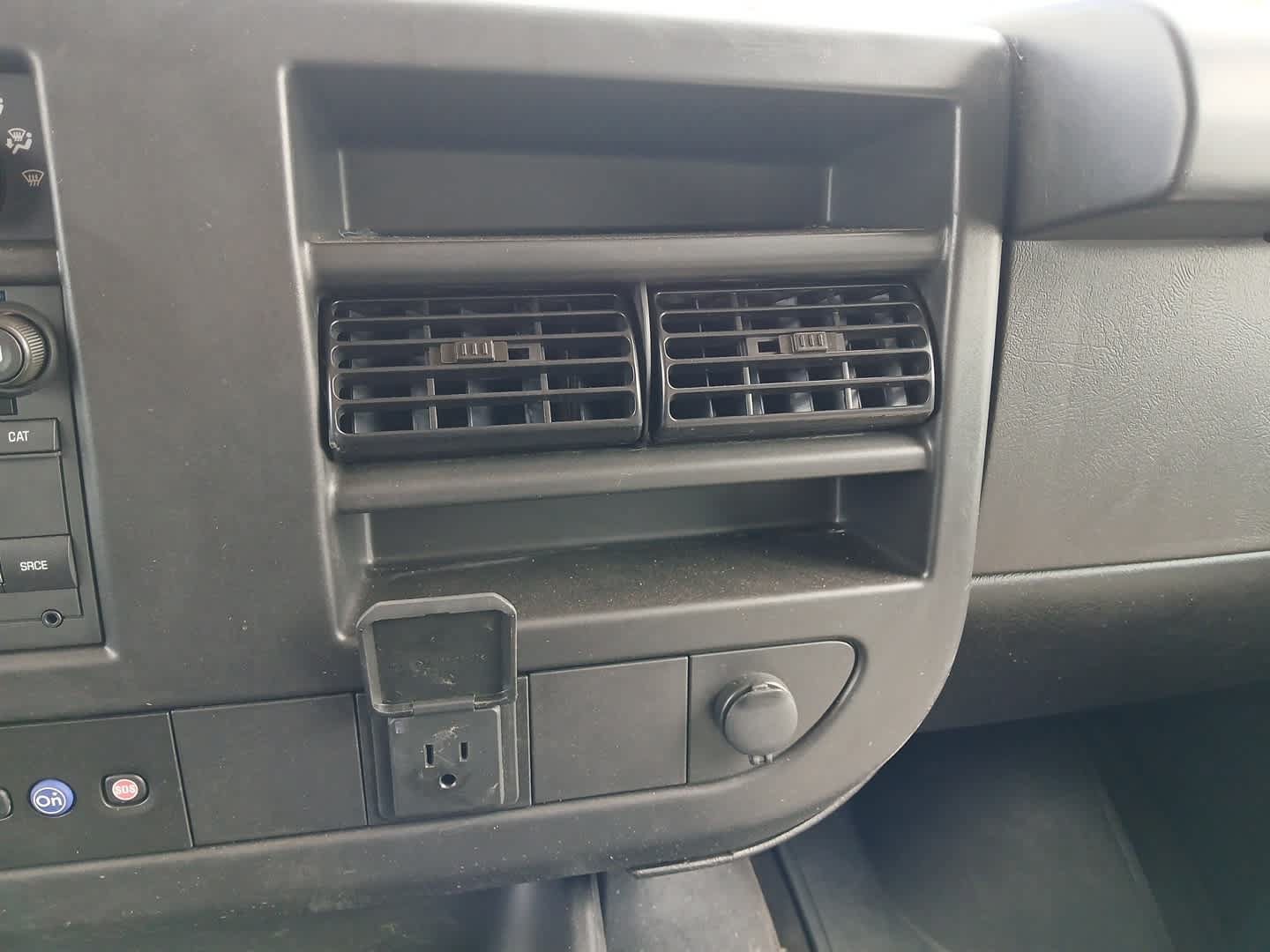 Used 2025 Chevrolet Express 3500 LS RWD image 36