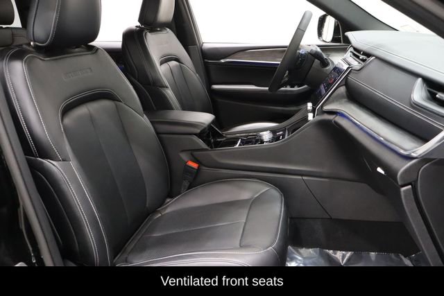 Used 2023 Jeep Grand Cherokee Overland AWD/4WD image 16