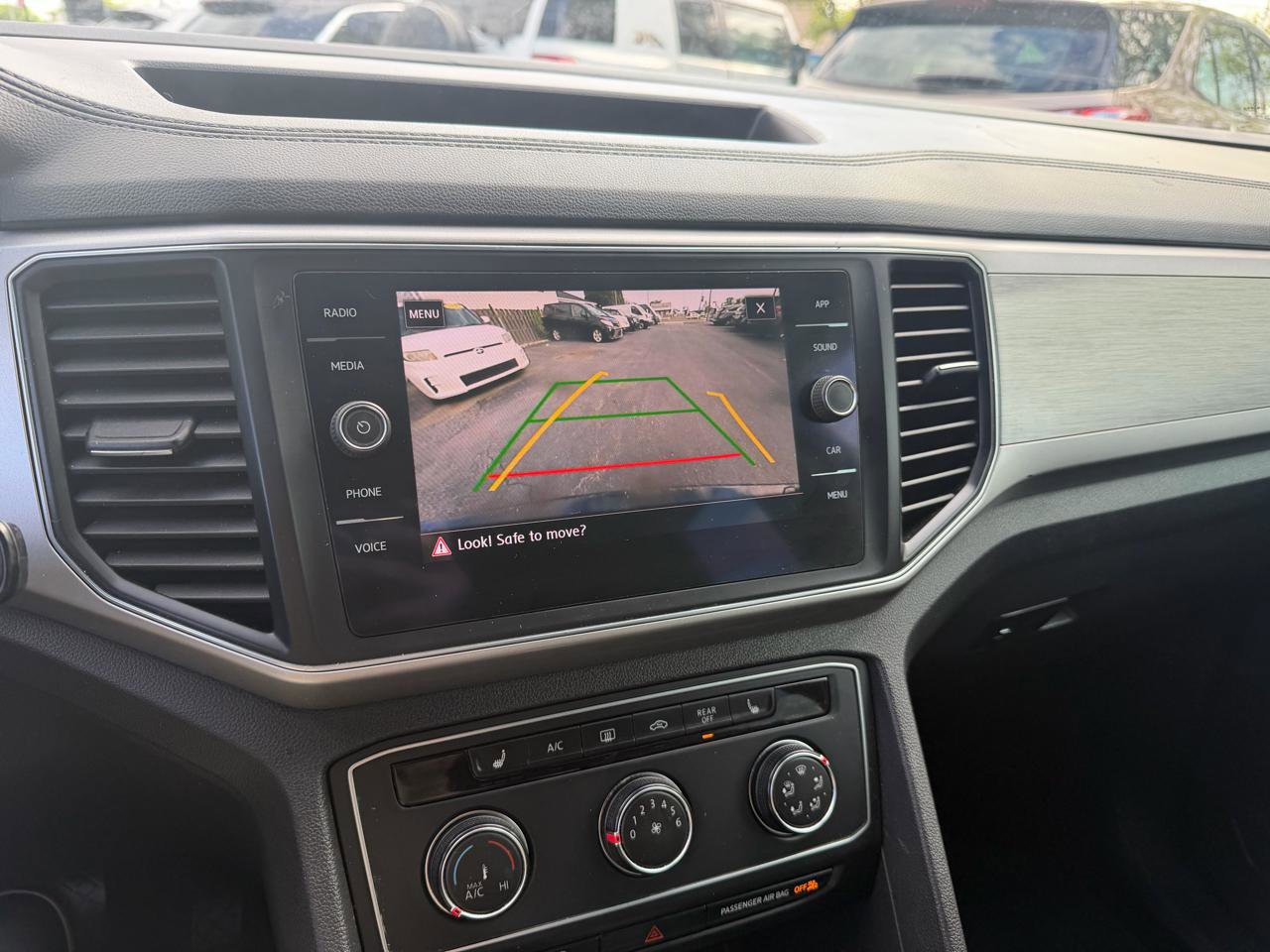 Used 2018 Volkswagen Atlas SE FWD image 14
