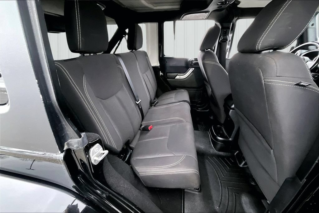 Used 2017 Jeep Wrangler Unlimited Sahara AWD/4WD image 23