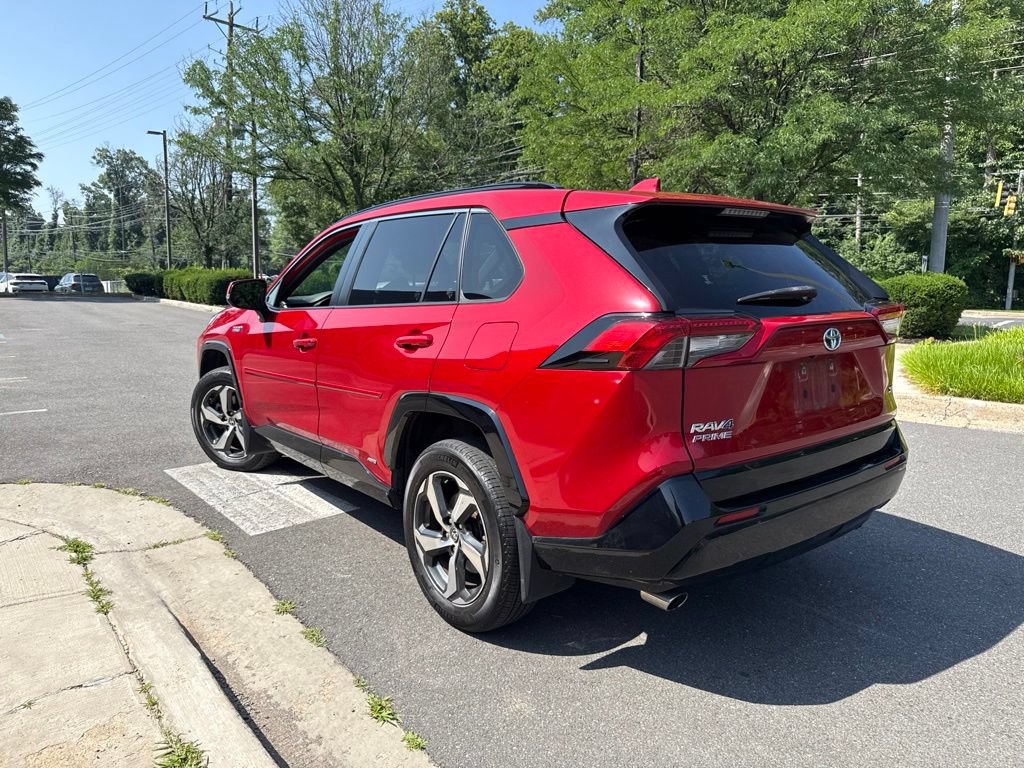 Used 2021 Toyota RAV4 SE w/ Weather & Moonroof Package AWD/4WD image 5