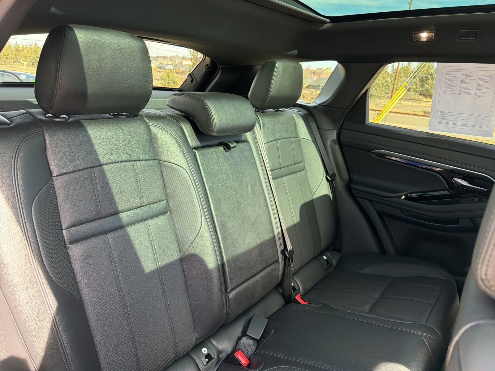 Used 2023 Land Rover Range Rover Evoque R-Dynamic SE image 25