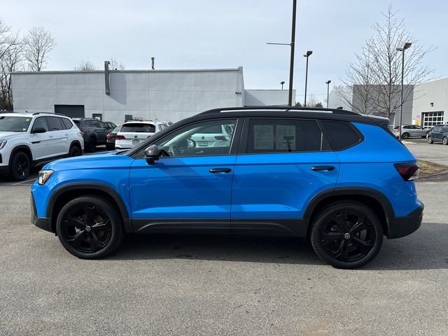 Certified 2025 Volkswagen Taos SE image 7