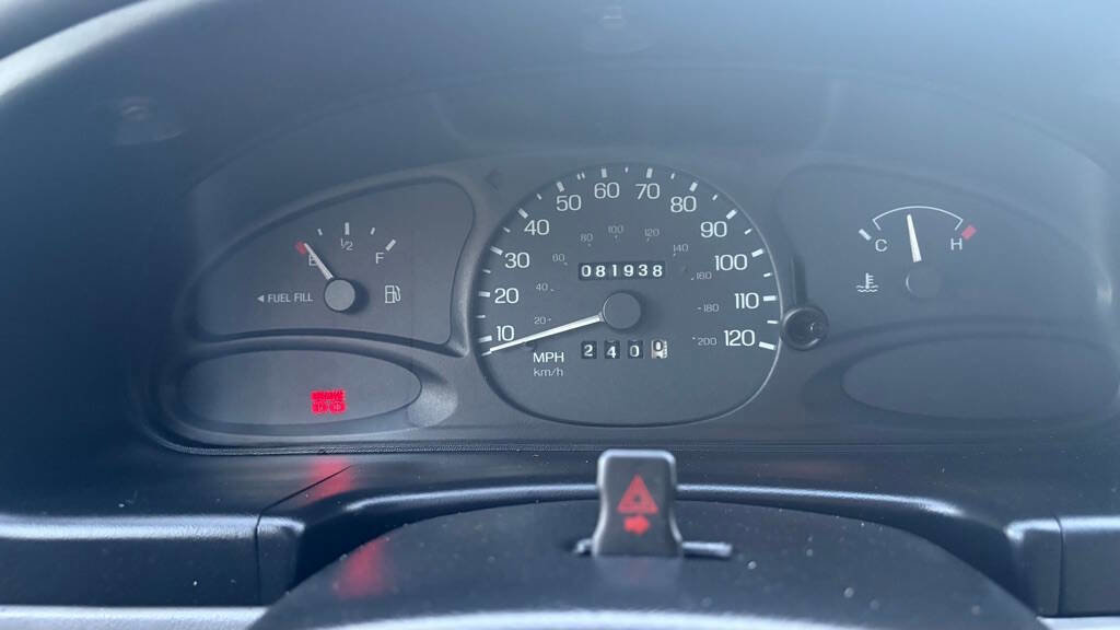 Used 1997 Ford Escort Sedan FWD image 12