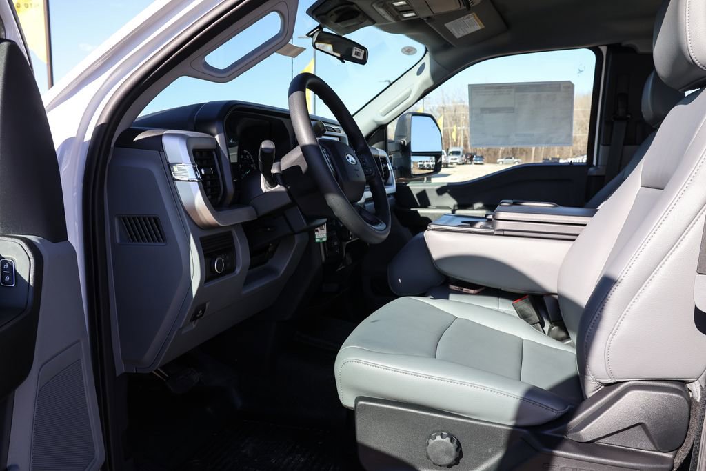 New 2024 Ford F550 4x4 SuperCab Super Duty image 24