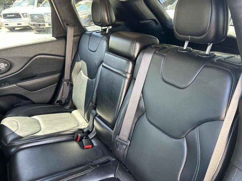 Used 2017 Jeep Cherokee Limited FWD image 14