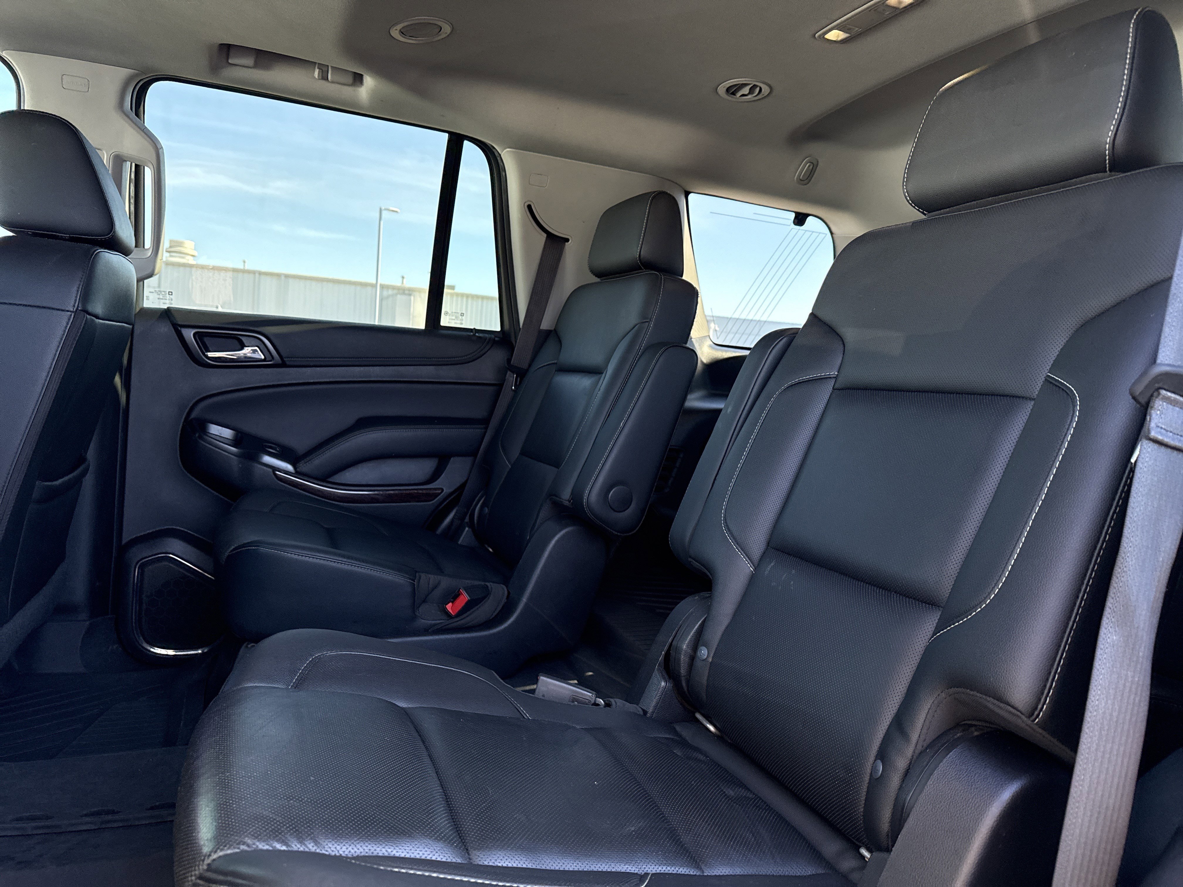 Used 2019 GMC Yukon SLT w/ Premium Edition image 32