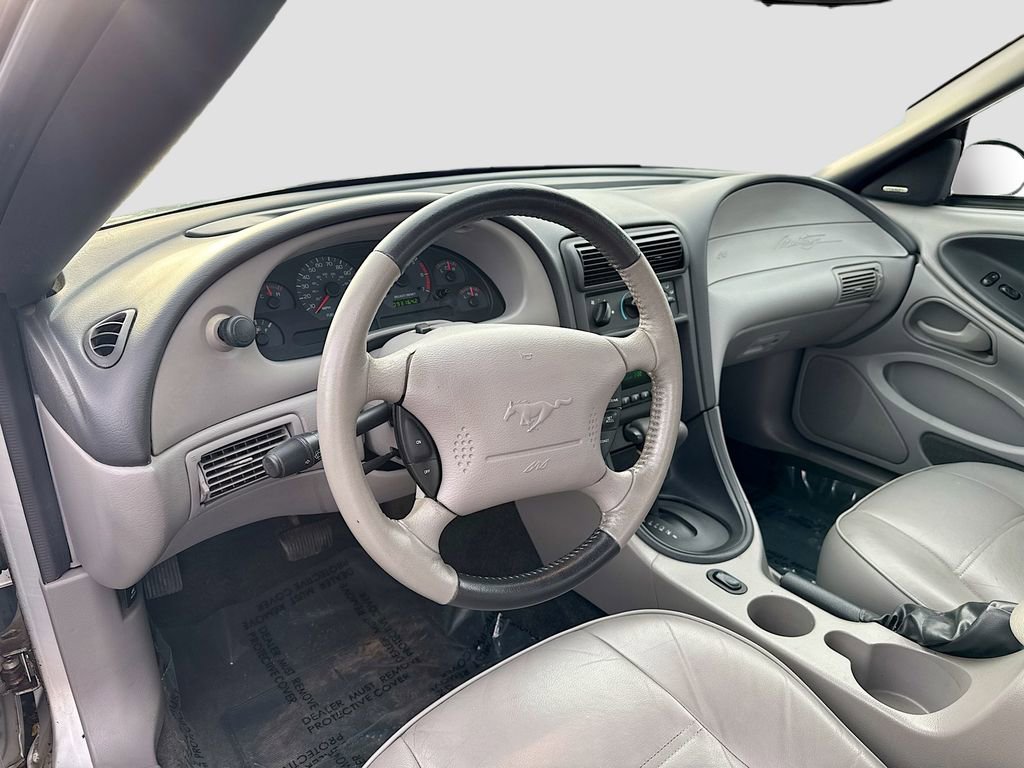 Used 2004 Ford Mustang Convertible image 9