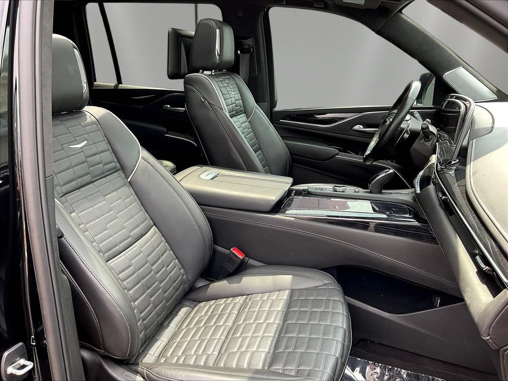 Used 2023 Cadillac Escalade ESV V w/ LPO, ONYX Package AWD/4WD image 26